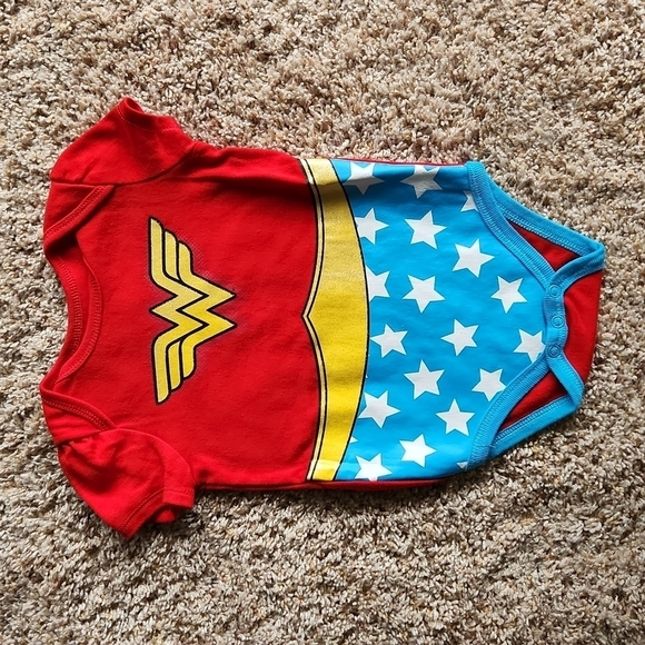 DC comics onesie - Picture 1 of 3